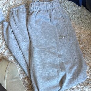 ALO Yoga Gray Ankle Cropped Pants